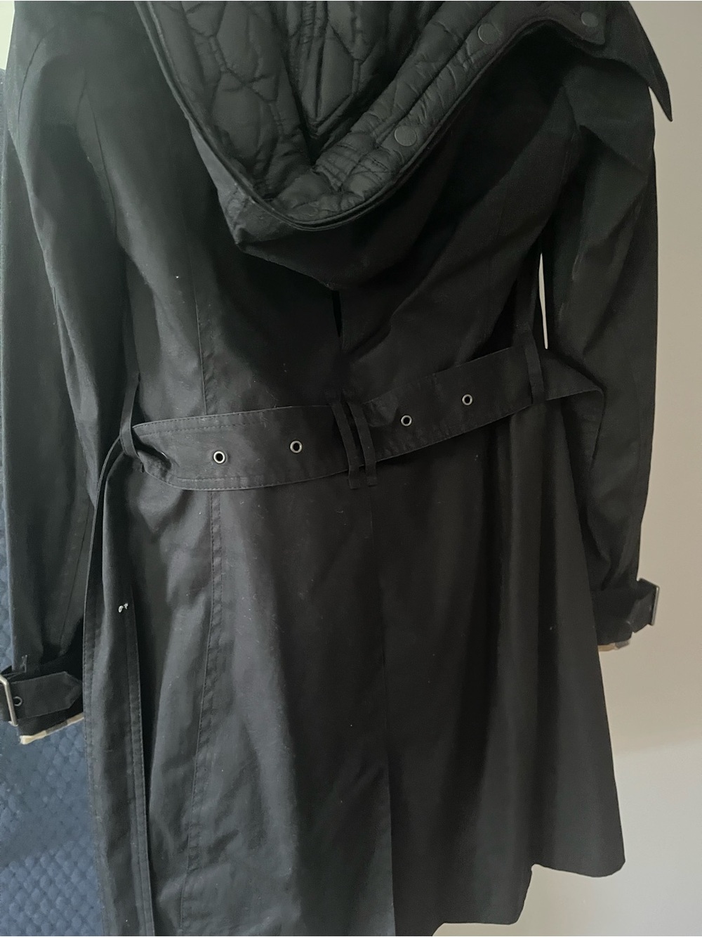 Burberry Black Trench Coat with Signature Check Trim - Picture 4 of 6